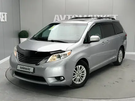 Toyota Sienna 2011 года за 11 800 000 тг. в Атырау