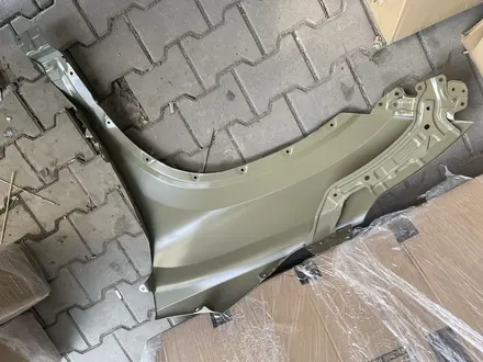 Крыло переднее правае новый оригинал highlander 2019-2023 за 150 000 тг. в Алматы – фото 5