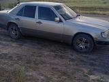 Mercedes-Benz E 200 1991 года за 800 000 тг. в Сарыозек – фото 4