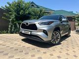 Toyota Highlander 2023 годаfor21 500 000 тг. в Шымкент