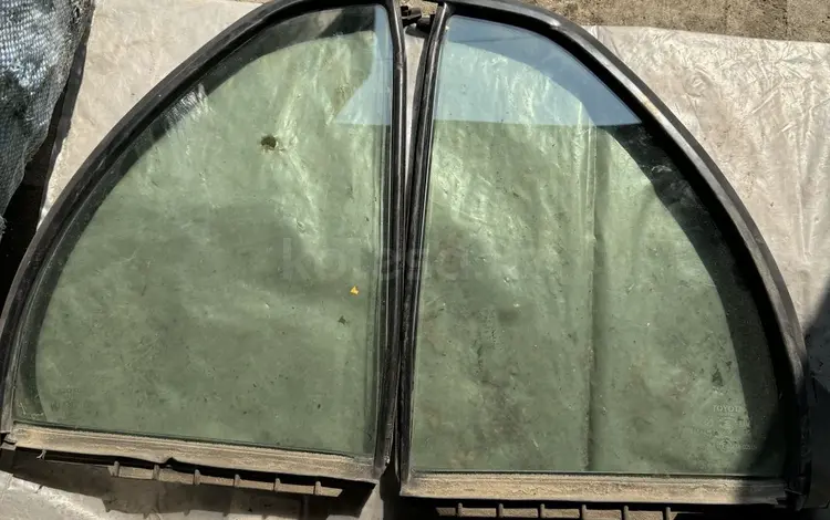 Форточки дверей на Тойоту Ярис. за 3 000 тг. в Алматы