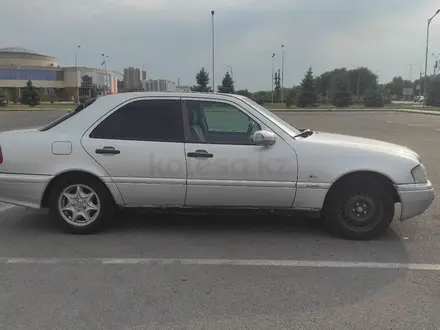 Mercedes-Benz C 220 1996 года за 1 300 000 тг. в Талдыкорган – фото 4