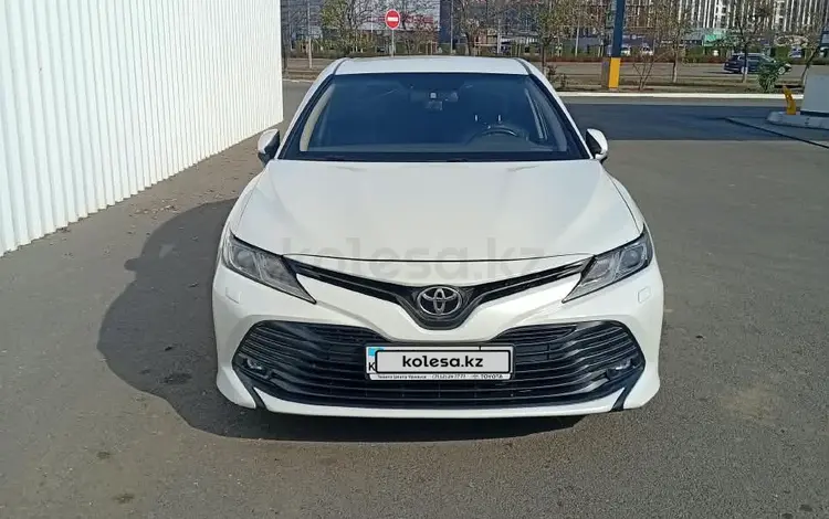 Toyota Camry 2020 года за 11 900 000 тг. в Астана