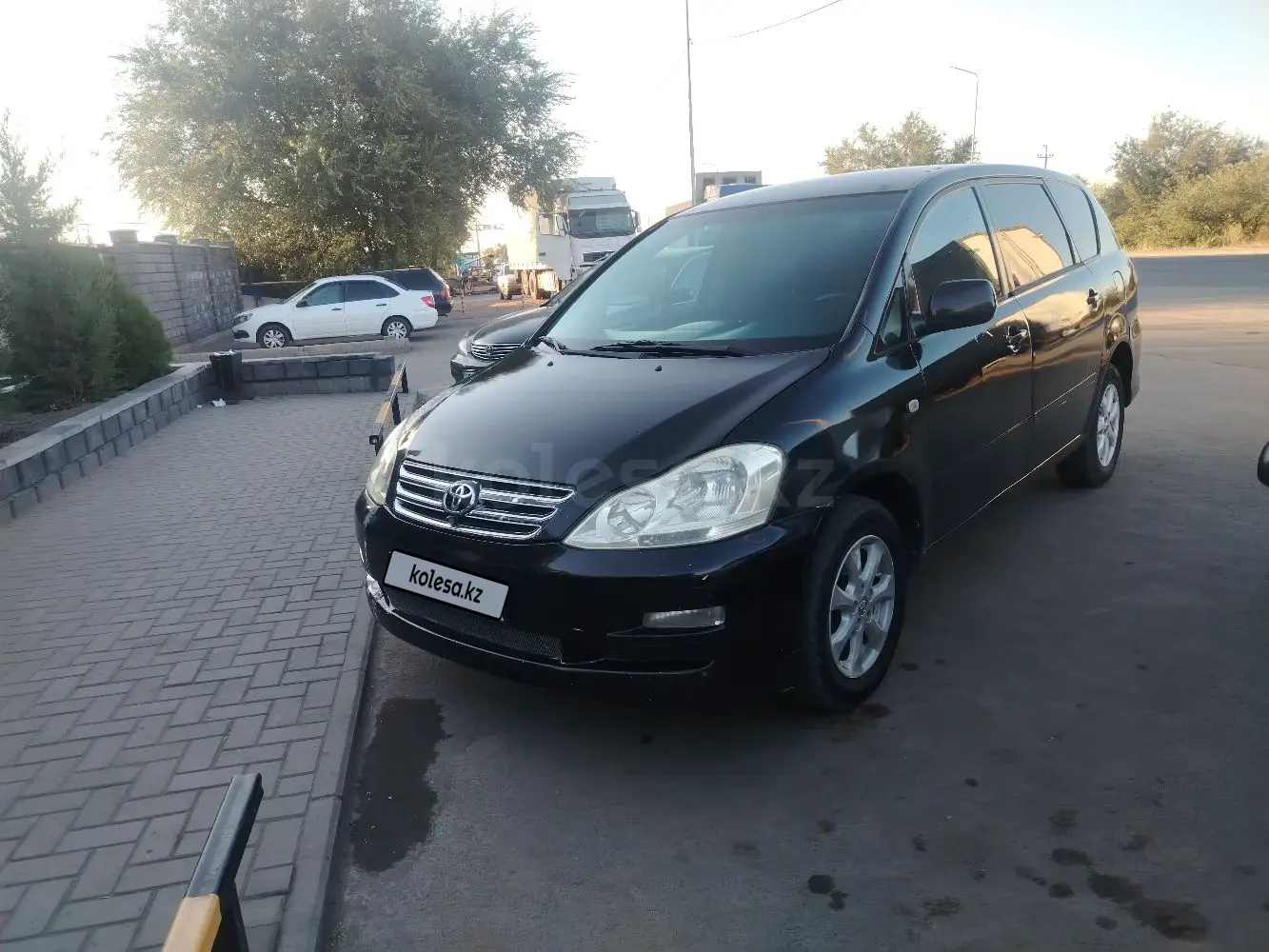 Toyota Avensis Verso, 2004