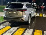 Toyota Highlander 2022 года за 24 000 000 тг. в Шымкент – фото 2