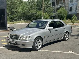 Mercedes-Benz C 240