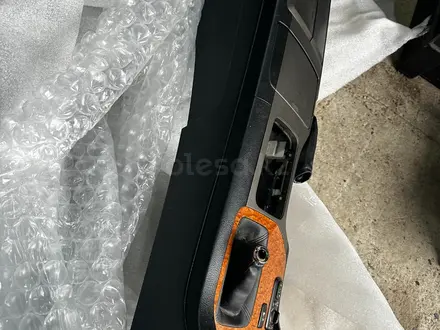 Консоль центральная на Toyota Lexus за 211 тг. в Актау – фото 2