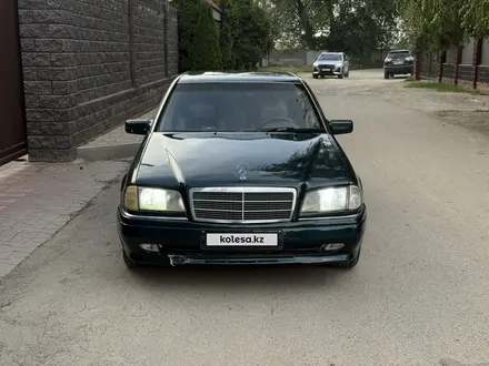 Mercedes-Benz C 280 1996 года за 2 200 000 тг. в Алматы – фото 2