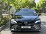 Toyota Camry 2020 года за 14 300 000 тг. в Шымкент