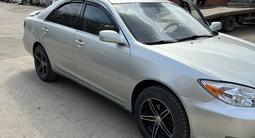 Toyota Camry 2004 годаүшін4 500 000 тг. в Актобе – фото 2