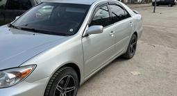 Toyota Camry 2004 годаүшін4 500 000 тг. в Актобе – фото 3