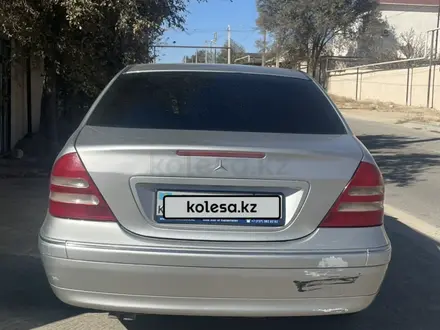 Mercedes-Benz C 200 2001 года за 2 800 000 тг. в Жанаозен – фото 2