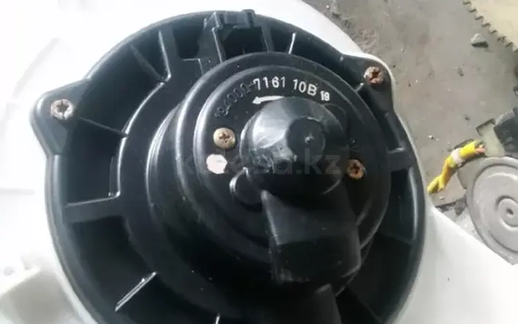 Моторчик печки на Митсубиси Монтеро спорт левый руль за 19 000 тг. в Караганда