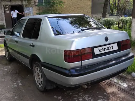 Volkswagen Vento 1994 года за 1 100 000 тг. в Жезказган – фото 4