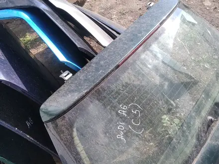 Крышка багажника Ауди А6 С5 за 75 000 тг. в Петропавловск – фото 3