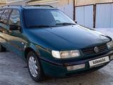 Volkswagen Passat 1995 годаүшін1 400 000 тг. в Уральск – фото 2