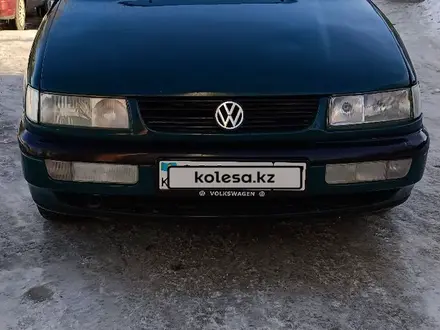 Volkswagen Passat 1995 года за 1 400 000 тг. в Уральск – фото 3
