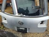 Volkswagen Touareg 2004 багажник задний лобовой замок дверь передняя правая за 15 000 тг. в Алматы