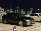 Toyota Camry 2018 года за 11 850 000 тг. в Алматы – фото 2