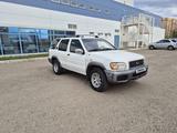 Nissan Pathfinder 2000 годаүшін2 100 000 тг. в Актобе