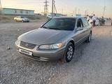 Toyota Camry 1999 годаfor3 500 000 тг. в Шымкент