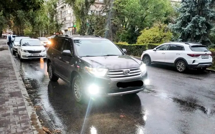 Toyota Highlander 2011 годаfor12 380 000 тг. в Алматы