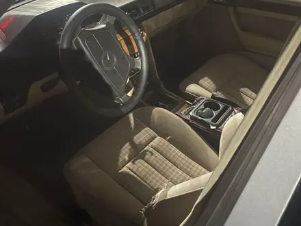 Mercedes-Benz E 220 1993 года за 1 350 000 тг. в Петропавловск – фото 4