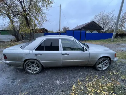 Mercedes-Benz E 220 1993 года за 1 350 000 тг. в Петропавловск – фото 14