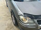 Volkswagen Touran 2008 года за 4 000 000 тг. в Уральск – фото 2