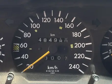 Mercedes-Benz E 220 1993 года за 2 200 000 тг. в Караганда – фото 7