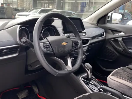 Chevrolet Tracker 2024 года за 7 900 000 тг. в Караганда – фото 14