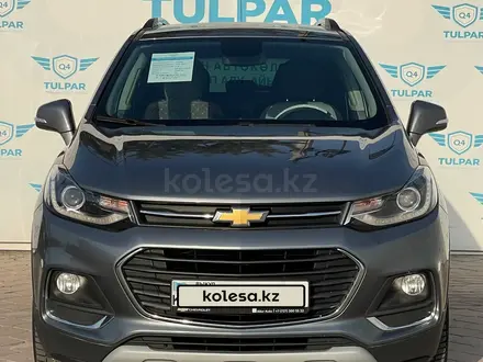 Chevrolet Tracker 2020 года за 8 400 000 тг. в Алматы – фото 2