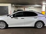 Toyota Camry 2018 года за 17 500 000 тг. в Астана – фото 3