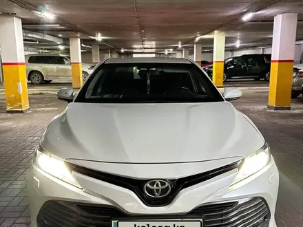 Toyota Camry 2018 года за 17 500 000 тг. в Астана