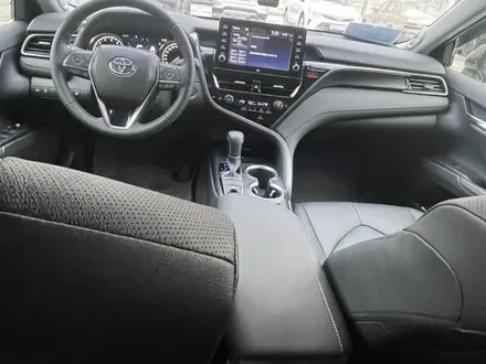 Toyota Camry 2023 года за 22 000 000 тг. в Павлодар – фото 2