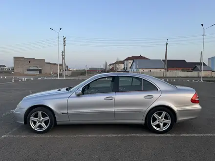 Mercedes-Benz E 200 2005 года за 3 100 000 тг. в Уральск – фото 9