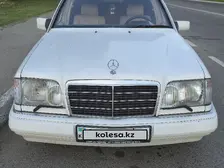 Mercedes-Benz E-Class, 1992