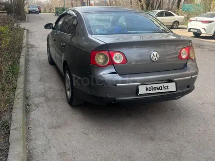 Volkswagen Passat 2006 годаүшін2 800 000 тг. в Алматы – фото 2