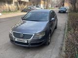 Volkswagen Passat 2006 года за 2 800 000 тг. в Алматы – фото 4