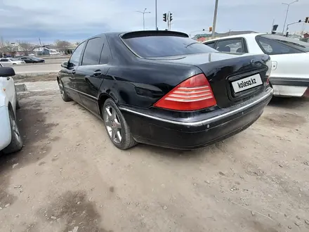 Mercedes-Benz S 320 2001 года за 4 200 000 тг. в Астана – фото 2