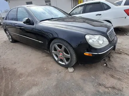 Mercedes-Benz S 320 2001 года за 4 200 000 тг. в Астана – фото 3