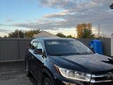 Toyota Highlander 2018 года за 16 000 000 тг. в Семей – фото 4