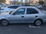 Hyundai Accent 2000 года за 900 000 тг. в Шымкент – фото 2