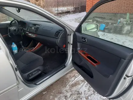 Toyota Camry 2003 года за 4 500 000 тг. в Актобе – фото 5