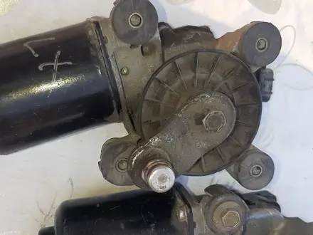 Моторчик стеклоочистителя на переднего дворника. Лексус. за 20 000 тг. в Байсерке – фото 11