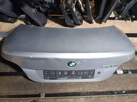 Крышка багажника на BMW E60 из Германии за 20 000 тг. в Караганда – фото 2