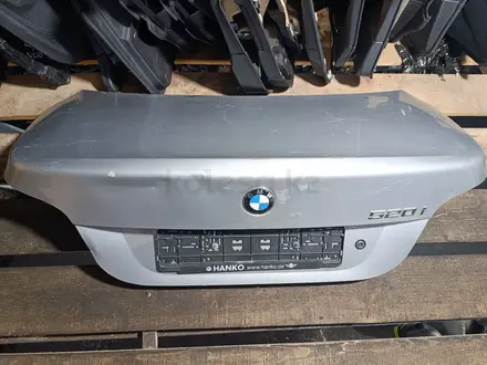 Крышка багажника на BMW E60 из Германии за 20 000 тг. в Караганда