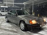 Mercedes-Benz E 230 1992 года за 1 200 000 тг. в Шымкент