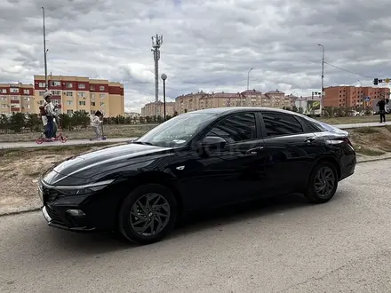 Hyundai Elantra 2024 года за 9 900 000 тг. в Актобе – фото 2