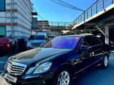 Mercedes-Benz E 200 2012 годаfor9 300 000 тг. в Астана